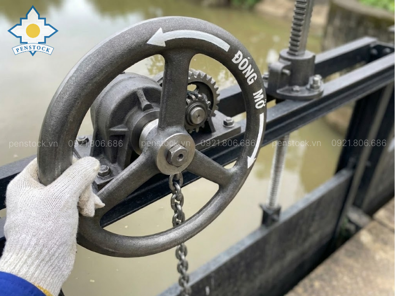 Đóng mở bằng tay