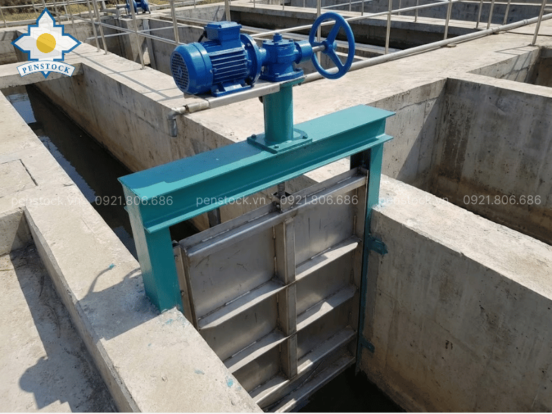 Van cửa phai tự động Penstock tích hợp tay quay phụ