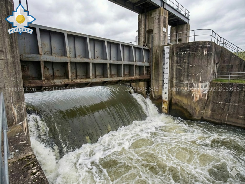 điều tiết lưu lượng nước bằng cửa phai trên kênh 